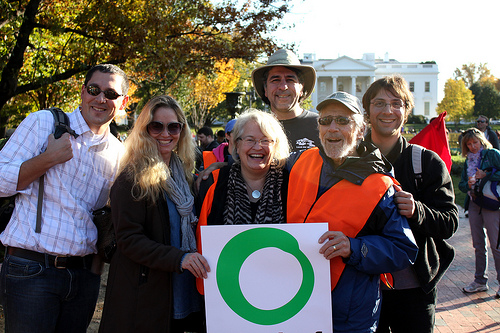 Momentum to stop Keystone XL surges as thousands circle the White House