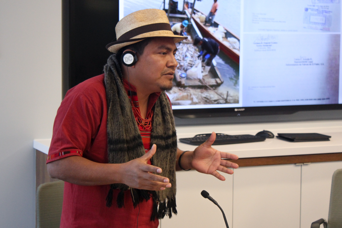 Saul Paau Maaz speaking to Friends of the Earth about the a mass fish die-off in Guatemala, April 2016. Photo credit: Josette Matoto.